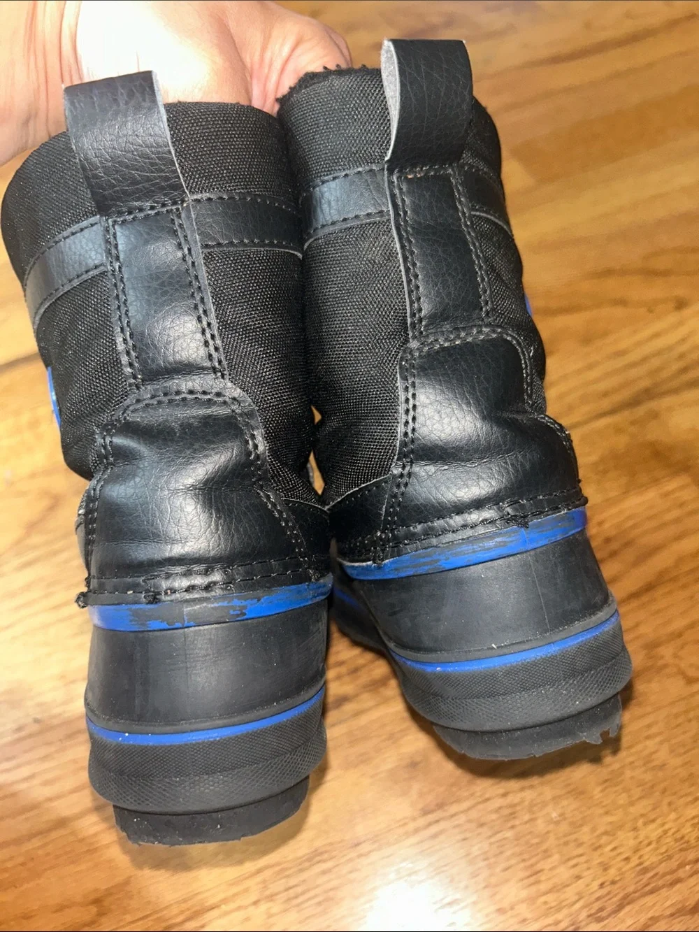 totes Kids Black and Blue Insulated Snow Boots size Boys size 1